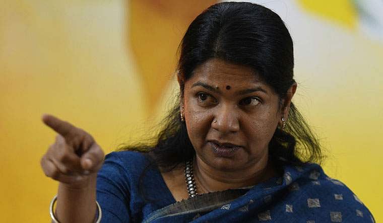 ഹിന്ദി അറിയില്ലെന്ന് പറഞ്ഞപ്പോള്‍ ഇന്ത്യക്കാരിയല്ലേയെന്ന് ചോദിച്ചു; കനിമൊഴിയ്ക്ക് എയര്‍പോര്‍ട്ടില്‍ ദുരനുഭവം, അന്വേഷണത്തിന് ഉത്തരവ്