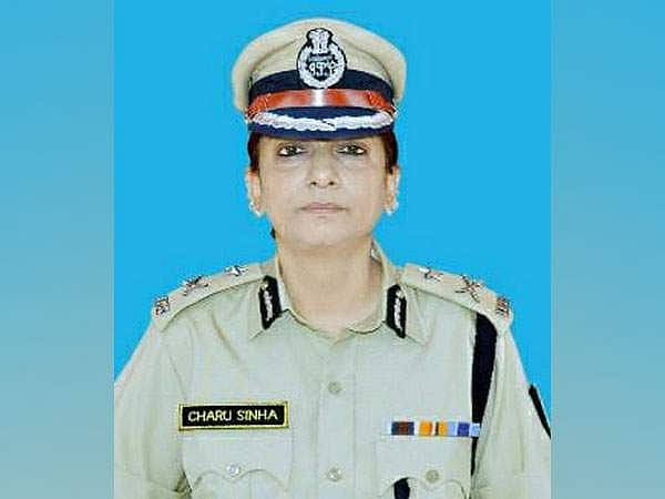 കശ്മീരിന്റെ ചരിത്രത്തില് ആദ്യം; തീവ്രവാദ ഭീഷണി നേരിടുന്ന ശ്രീനഗറില് ഇനി സിആർപിഎഫിനെ നയിക്കുക വനിതാ ഐപിഎസ് ഓഫീസര്