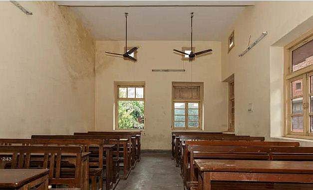 ഒരു ബെഞ്ചില്‍ ഒരു കുട്ടി;  ഭക്ഷണം ഷെയര്‍ ചെയ്യരുത്; സര്‍ക്കാര്‍ നിര്‍ദേശം വരും മുന്‍പെ തയ്യാറെടുപ്പുകളുമായി സ്‌കൂളുകള്‍