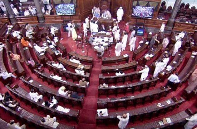രാജ്യസഭയില്‍ നാടകീയ രംഗങ്ങള്‍; പ്രതിപക്ഷ പ്രതിഷേധത്തിനിടെ കാര്‍ഷിക ബില്ലുകള്‍ പാസാക്കി