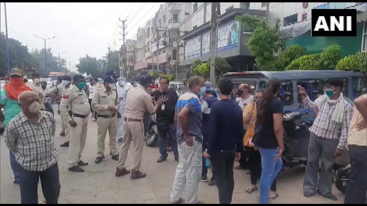 കോവിഡ് ബാധിച്ച് മരിച്ച‌ു; വയോധികന്റെ മൃതദേഹം എലി തിന്നു; പ്രതിഷേധവുമായി ബന്ധുക്കൾ