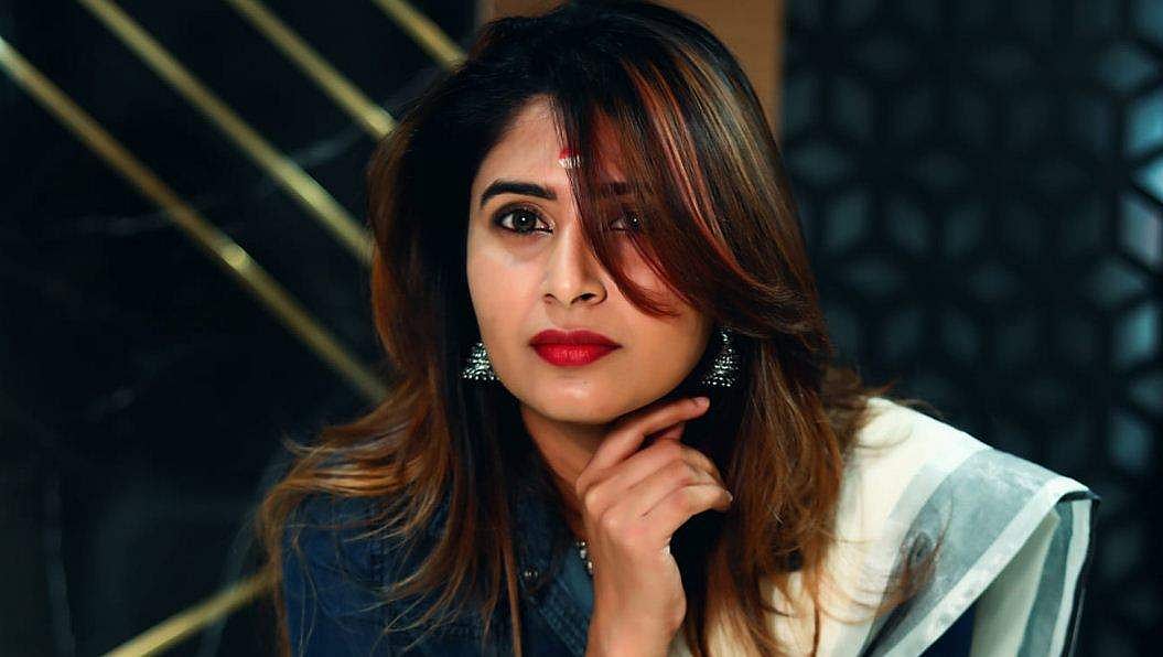 'രോ​ഗം തിരിച്ചറിയാനായില്ല, മതിയായ ചികിത്സ കിട്ടാതെ അച്ഛൻ മരിച്ചു'; ലക്ഷദ്വീപിന്റെ ദുരിതം പറഞ്ഞ് ഐഷ സുൽത്താന