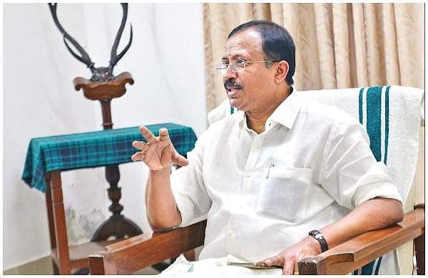 കേരളത്തില്‍ മാത്രമുള്ള സിപിഎം എന്തിനാണ് പ്രതിഷേധിക്കുന്നത്?; പ്രതിപക്ഷ എംപിമാര്‍ ആടിനെ പട്ടിയാക്കുന്നെന്ന് വി മുരളീധരന്‍