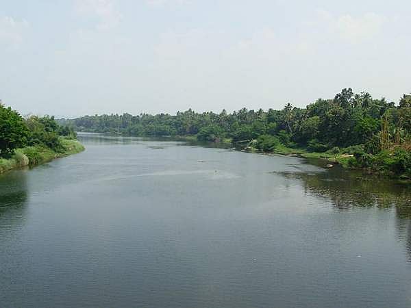 മയ്യഴിപ്പുഴയില്‍ യുവതിയുടെ മൃതദേഹം; ആളെ തിരിച്ചറിഞ്ഞില്ല