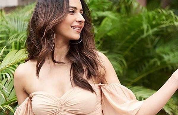 രാകുല് പ്രീത് സിങ് എന്സിബിക്കു മുന്നില്, ദീപികയുടെ ചോദ്യം ചെയ്യല് നാളെ