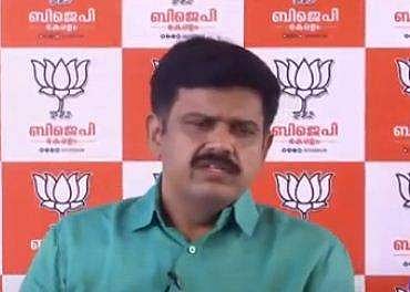 മുഖ്യമന്ത്രി അമേരിക്കയിലായ സമയത്ത് ഫയലില്‍ ഒപ്പ് വന്നത് എങ്ങനെ?; കേരളം ഭരിക്കുന്നത് 'പിണറായി വ്യാജനോ'?; ആരോപണവുമായി ബിജെപി