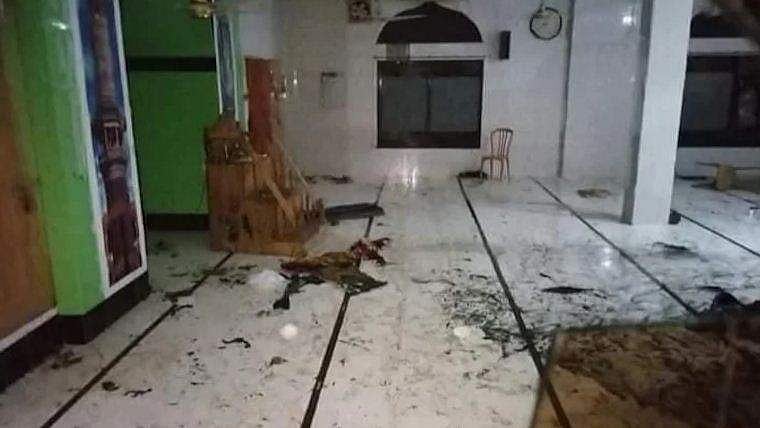 ആറ് എസികള്‍ ഒരേസമയം പൊട്ടിത്തെറിച്ചു, 12 മരണം; അപകടം ബംഗ്ലാ പള്ളിയില്‍