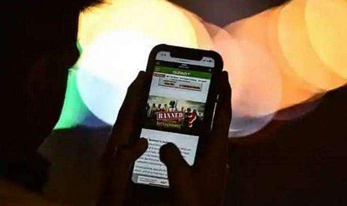പബ്ജി ഗെയിമിന് അടിപ്പെട്ടു, മുത്തച്ഛന്റെ പെന്‍ഷന്‍ അക്കൗണ്ടില്‍ നിന്ന് രണ്ടുലക്ഷം രൂപ തട്ടിയെടുത്തു; 15കാരന്‍ പിടിയില്‍, തുമ്പായത് മൊബൈല്‍ സന്ദേശം