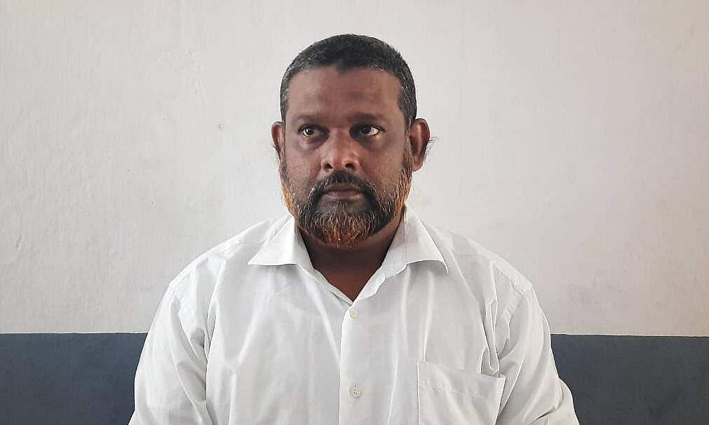 ദിവ്യാത്ഭുത ശേഷിയുണ്ടാകും, ദൈവത്തെ നേരില്‍ കാണാം ; കുട്ടികളെ കബളിപ്പിച്ച് സ്വര്‍ണം തട്ടിയെടുത്തു ; മദ്രസ അധ്യാപകന്‍ അറസ്റ്റില്‍ ; പീഡനക്കേസും