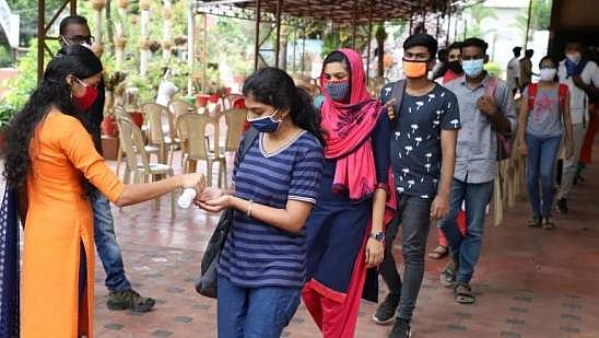 'കീം' പ്രവേശന പരീക്ഷാഫലം പ്രസിദ്ധീകരിച്ചു; എന്‍ജിനീയറിങ്ങിന് യോഗ്യത നേടിയത് 56,599 വിദ്യാര്‍ത്ഥികള്‍; ഫാര്‍മസി കോഴ്‌സുകള്‍ക്ക് 44,390പേര്‍