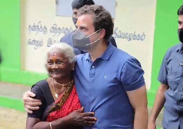 പൊങ്കല്‍ ആഘോഷത്തില്‍ ആവേശമായി രാഹുല്‍, സദ്യയൊരുക്കി; സ്ത്രീകള്‍ക്ക് ഒപ്പമിരുന്ന് ഭക്ഷണം (വീഡിയോ)