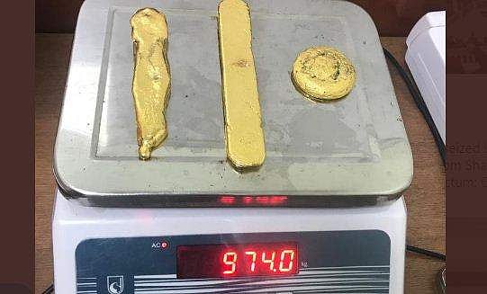 ക്യാപ്‌സൂള്‍ രൂപത്തിലാക്കി, മലദ്വാരത്തില്‍ ഒളിപ്പിച്ചു കടത്താന്‍ ശ്രമം ; കണ്ണൂരില്‍ 49 ലക്ഷത്തിന്റെ സ്വര്‍ണം പിടികൂടി