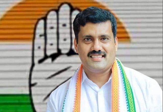 "ഞാൻ സവർക്കറുടെ അനുയായി അല്ല, ഗാന്ധിജിയെ വധിച്ചത് ആർഎസ്എസ് തന്നെ": മാപ്പ് പറയില്ലെന്ന് റിജിൽ മാക്കുറ്റി 