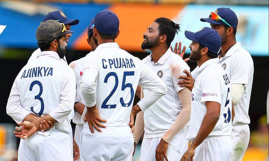 ഒത്തുപിടിച്ചാല്‍ വിജയിക്കാം; ഓസ്‌ട്രേലിയക്കതിരെ ഇന്ത്യക്ക് ലക്ഷ്യം 328 റണ്‍സ്; തീ പടര്‍ത്തി മുഹമ്മദ് സിറാജിന്റെ പന്തുകള്‍; അഞ്ച് വിക്കറ്റ് നേട്ടം