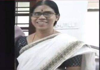 സ്‌കൂട്ടറില്‍ കണ്ടെയ്‌നര്‍ ലോറി ഇടിച്ചു ; അധ്യാപികയ്ക്ക് ദാരുണാന്ത്യം