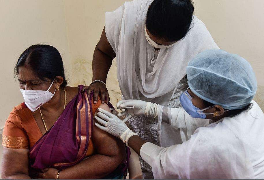 45 വയസിന് മുകളിൽ പ്രായമായവർക്ക് നാളെ മുതൽ കോവിഡ് വാക്സിൻ