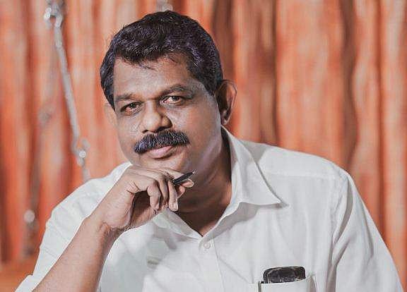 മോട്ടോര്‍ വാഹനവകുപ്പിലെ ഓണ്‍ലൈന്‍ സേവനം വൈകിപ്പിച്ചാല്‍ നടപടി; ഗതാഗതമന്ത്രി