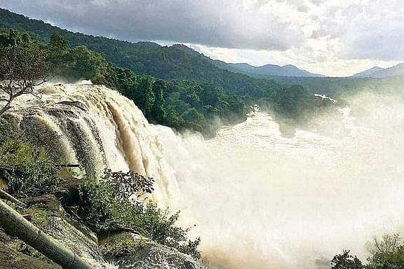 അതിരപ്പിള്ളി, വാഴച്ചാല്‍ തുറന്നു; മലക്കപ്പാറയിലേക്കും പ്രവേശനം