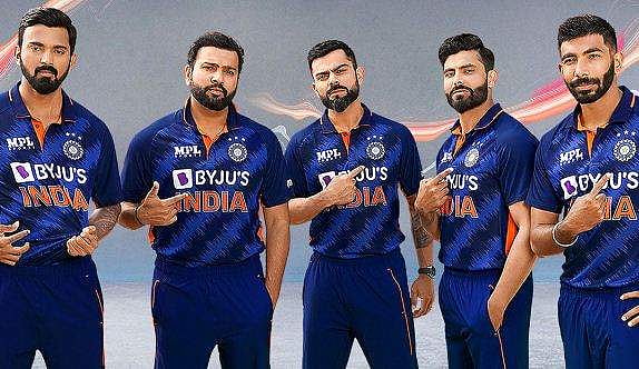 ഇന്ത്യൻ പട ഇനി കടുംനീലയിൽ തിളങ്ങും; പുതിയ ജേഴ്‌സി പുറത്തുവിട്ടു, ഇത് ആരാധകർക്കുള്ള കടപ്പാട് 