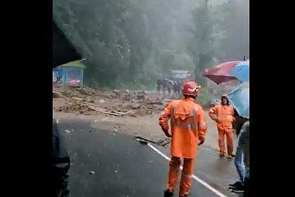 കാഞ്ഞിരപ്പള്ളിയിലേക്ക് കരസേനാ സംഘം; ഹെലികോപ്്റ്ററുകള്‍ സജ്ജം