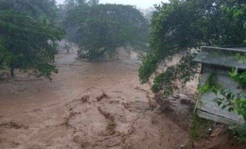 കനത്തമഴയ്ക്ക് കാരണം മേഘവിസ്‌ഫോടനമല്ല, ന്യൂനമര്‍ദ്ദത്തിന്റെ ശക്തി കുറയുന്നു; മഴ തുടരുമെന്ന് കാലാവസ്ഥ നിരീക്ഷണ കേന്ദ്രം 