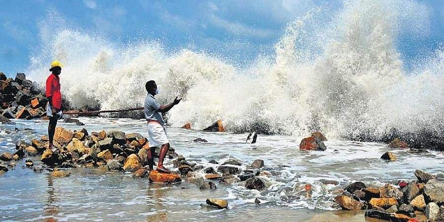 55 കിലോമീറ്റർ വരെ വേഗതയിൽ കാറ്റ്, മോശം കാലാവസ്ഥ; കടലിൽ പോകരുത്, ജാ​ഗ്രതാ നിർദേശം