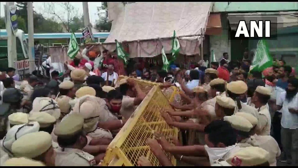 ഹരിയാനയില്‍ കര്‍ഷകര്‍ക്ക് നേരെ വീണ്ടും പൊലീസ് അതിക്രമം; സമരക്കാരെ തല്ലിച്ചതച്ചു, മുഖ്യമന്ത്രിയുടെ വീട് വളഞ്ഞ് പ്രതിഷേധം