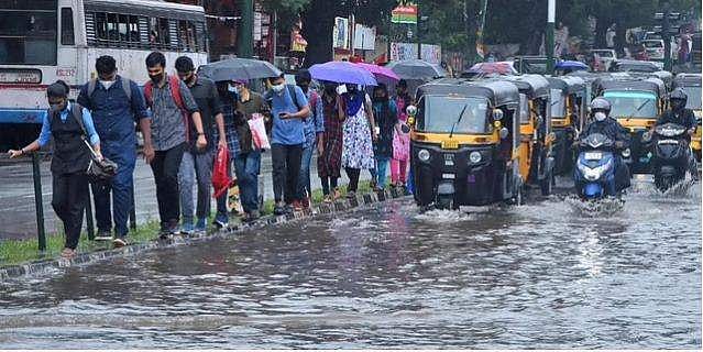 ചക്രവാത ചുഴിയും ന്യൂനമര്‍ദ പാത്തിയും; അഞ്ച് ജില്ലകളില്‍ യെല്ലോ അലര്‍ട്ട് 