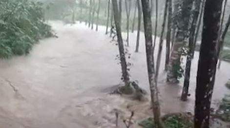 തിരുവനന്തപുരം മീനാങ്കലില്‍ മലവെള്ളപ്പാച്ചില്‍; 15 വീടുകള്‍ തകര്‍ന്നു; ആളുകളെ മാറ്റി