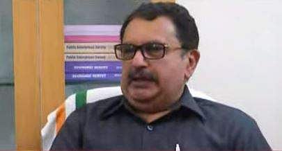 'ആരിഫ് മുഹമ്മദ് ഖാനെ കാണുമ്പോള്‍ പോലും പേടി'; പൂച്ചയെ കണ്ട് പേടിച്ചാല്‍ പുലിയെ കണ്ടാലുള്ള അവസ്ഥയെന്ത്?; പരിഹസിച്ച് കെ മുരളീധരന്‍