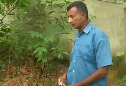 ഇനി പാമ്പിനെ പിടിക്കില്ല;ഉത്രയുടെ കുടുംബത്തെ കണ്ട് കാല്‍ക്കല്‍വീണ് മാപ്പുപറയും; സുരേഷ്