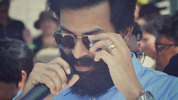 'വാരിയംകുന്നനിൽ നിന്ന് പിൻമാറിയത് എന്റെ തീരുമാനമല്ല, മറുപടി പറയേണ്ടത് ഞാനല്ല'; പൃഥ്വിരാജ്