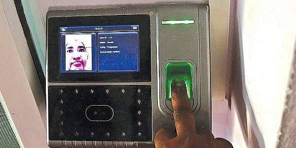 ബയോമെട്രിക് പഞ്ചിങ് വീണ്ടും; തിങ്കളാഴ്ച മുതല് കേന്ദ്രസര്ക്കാര് ഓഫീസുകള് സാധാരണ നിലയിലേക്ക്
