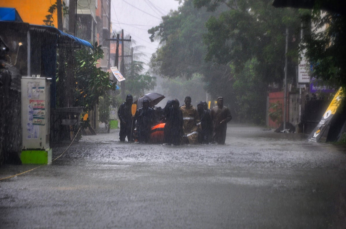 ന്യൂനമര്ദം കരതൊട്ടു; തമിഴ്നാട്ടില് വീണ്ടും കനത്ത മഴ, മരണം 14ആയി
