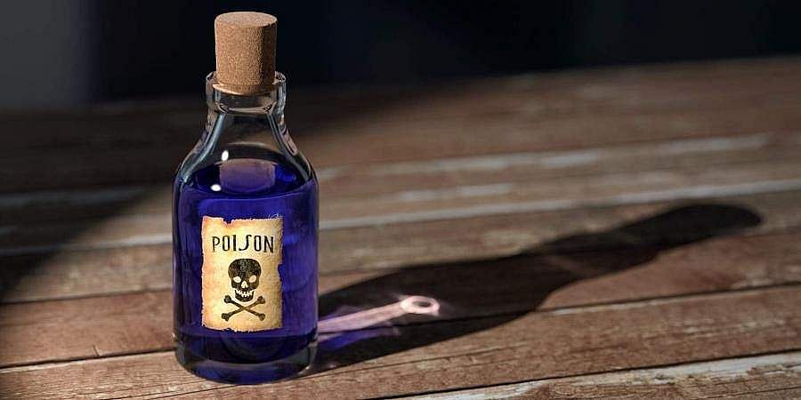 പ്രണയം പുറത്തറിഞ്ഞു; പതിനാലുകാരിയും 34കാരനും വിഷം കഴിച്ച് ആത്മഹത്യക്ക് ശ്രമിച്ചു