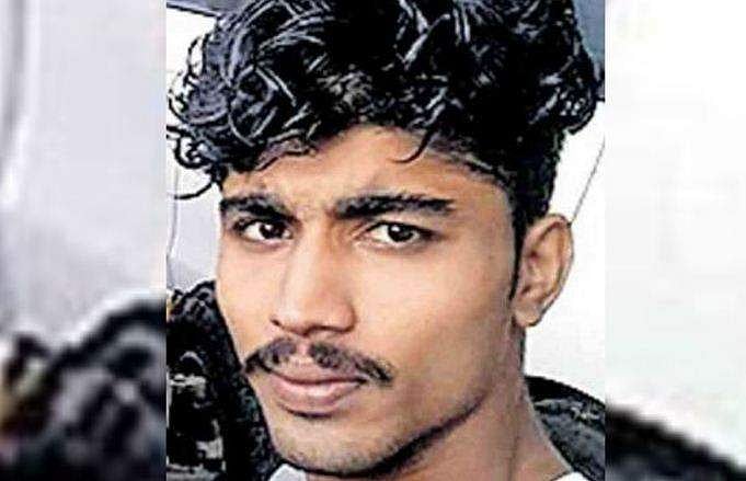 കൈലിമുണ്ടിൽ തൂങ്ങിമരിച്ചു, മുണ്ടറുത്തു താഴെയിട്ടെന്ന് ഭാര്യയും അമ്മയും; ഭാര്യവീടിന്റെ മുറ്റത്ത് മരിച്ചനിലയിൽ കണ്ടെത്തിയ യുവാവിന്റേത് ആത്മഹത്യ 