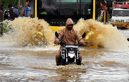 ഈ വര്‍ഷം പെയ്തത് പ്രളയകാലത്തേക്കാള്‍ കൂടുതല്‍; 60 വര്‍ഷത്തിനിടയിലെ റെക്കോര്‍ഡ് മഴ 