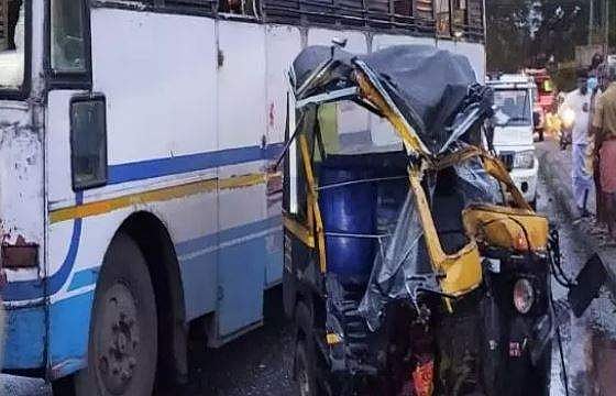 നിയന്ത്രണംവിട്ട കെഎസ്ആര്‍ടിസി ബസ് ഓട്ടോയിലിടിച്ചു; ഓട്ടോഡ്രൈവര്‍ മരിച്ചു