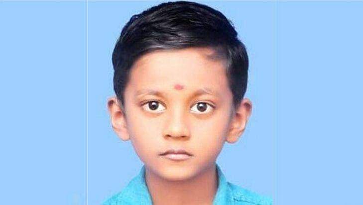 ഇരട്ട സഹോദരനൊപ്പം കളിക്കുന്നതിനിടെ എർത്തു കമ്പിയിൽ നിന്ന് ഷോക്കേറ്റു, ആറു വയസുകാരന് ദാരുണാന്ത്യം
