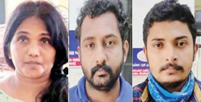 ഹണി ട്രാപ്പ്; വയോധികനൊപ്പം ചിത്രം പകർത്തി ലക്ഷങ്ങൾ തട്ടി; സ്വർണ മോതിരം, റൈസ് കുക്കറും അടിച്ചുമാറ്റി; പിടിയിൽ
