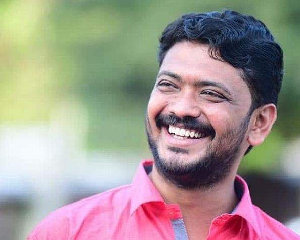 ഒഴിയുന്നെങ്കില്‍ ഒഴിയട്ടെ, വിദ്യാഭ്യാസ മേഖലയ്ക്കു ഗുണകരം; ഗവര്‍ണര്‍ക്കെതിരെ എസ്എഫ്‌ഐ