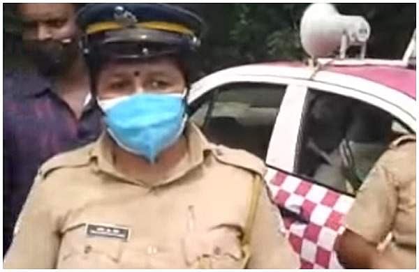 സ്ഥലം മാറ്റം ശിക്ഷയാണോ?; അച്ചടക്ക നടപടി വൈകുന്നതെന്ത്?; സര്‍ക്കാരിന് എതിരെ ഹൈക്കോടതി, പിങ്ക് പൊലീസിന്റെ മാപ്പപേക്ഷ സ്വീകരിക്കില്ലെന്ന് പെണ്‍കുട്ടി