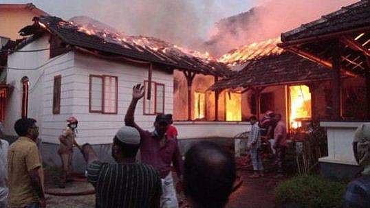 വടകര താലൂക്ക് ഓഫീസ് തീപിടിത്തം: സ്ഥലത്തെത്തിയ എംഎൽഎ കുഴഞ്ഞുവീണു 