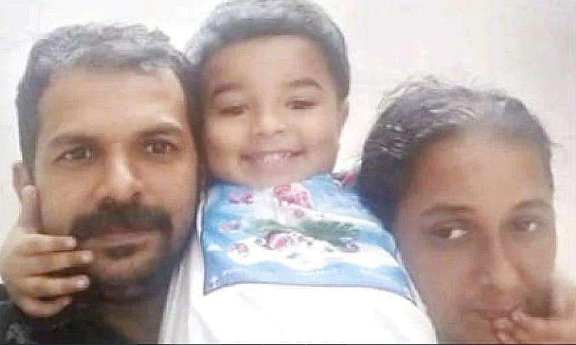 മാതാപിതാക്കൾക്കൊപ്പം സഞ്ചരിച്ച ബൈക്കിൽ കെഎസ്ആർടിസി ഇടിച്ചു; നാലുവയസുകാരൻ ബസിനടിയിലേക്ക് തെറിച്ചുവീണു, ദാരുണാന്ത്യം 