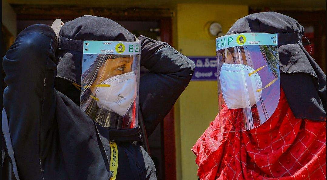 സ്‌കൂളുകളും കോളജുകളും അടച്ചു, കടകള്‍ ഒന്നിടവിട്ട ദിവസങ്ങളില്‍ മാത്രം; ഡല്‍ഹിയില്‍ കടുത്ത കോവിഡ് നിയന്ത്രണം