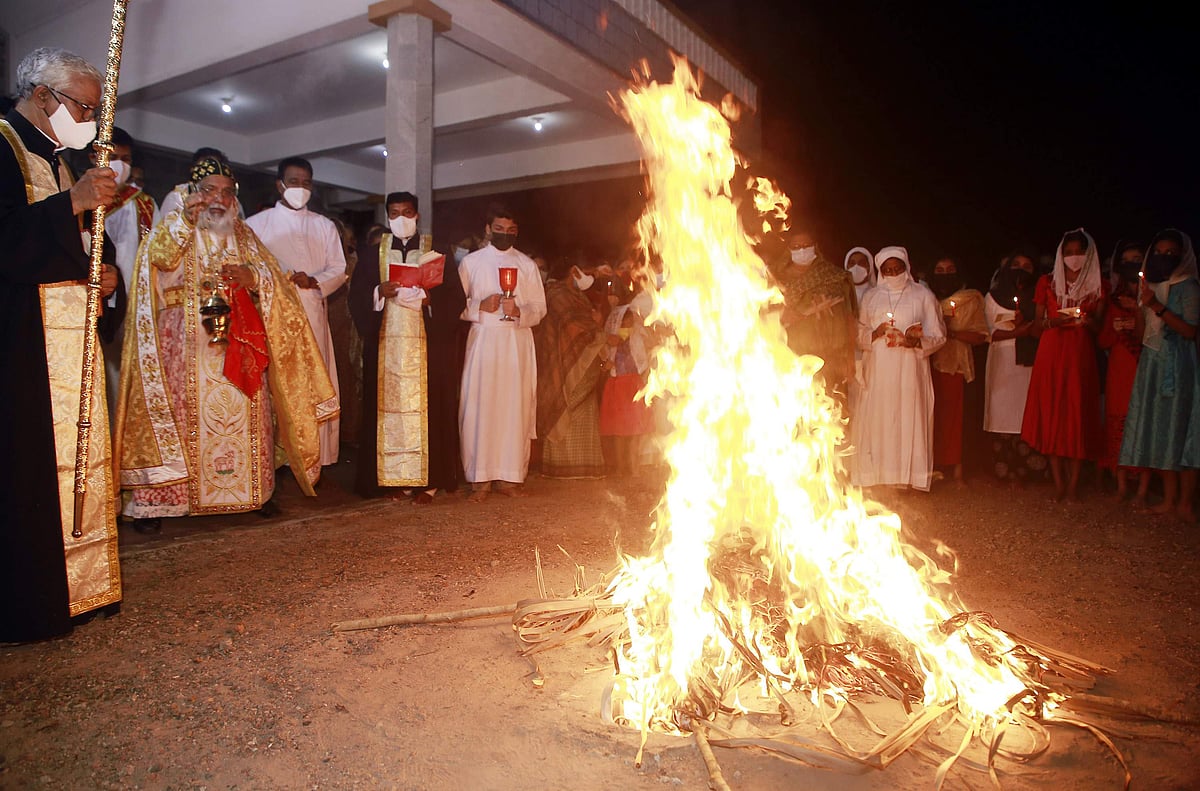 ക്രിസ്മസ് ആഘോഷത്തില്‍ ലോകം, തിരുപ്പിറവിയുടെ ഓര്‍മ പുതുക്കി വിശ്വാസികള്‍