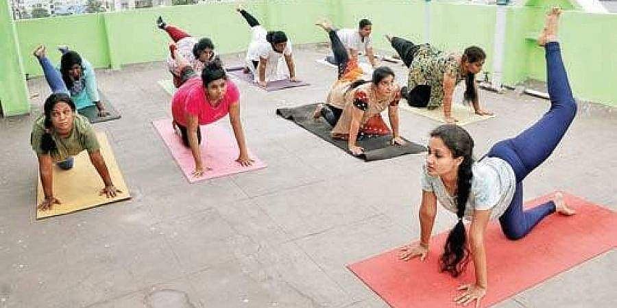 ജനുവരി ഒന്ന് മുതൽ 21 ദിവസം സൂര്യനമസ്കാരം നടത്തണം; കർണാടക കോളജുകൾക്ക് നിർദേശം 