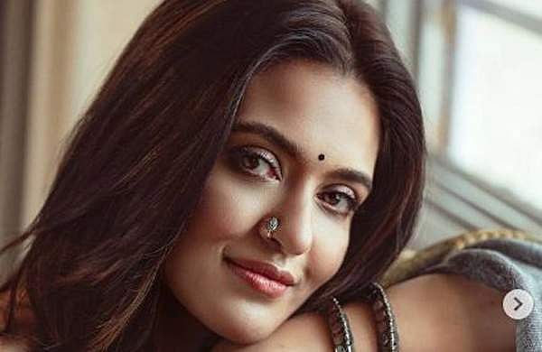 ഷൂട്ടിനിടെ താരങ്ങളെ ബൈക്ക് ഇടിച്ചു തെറിപ്പിച്ചു, നടിക്കു ഗുരുതര പരിക്ക് 