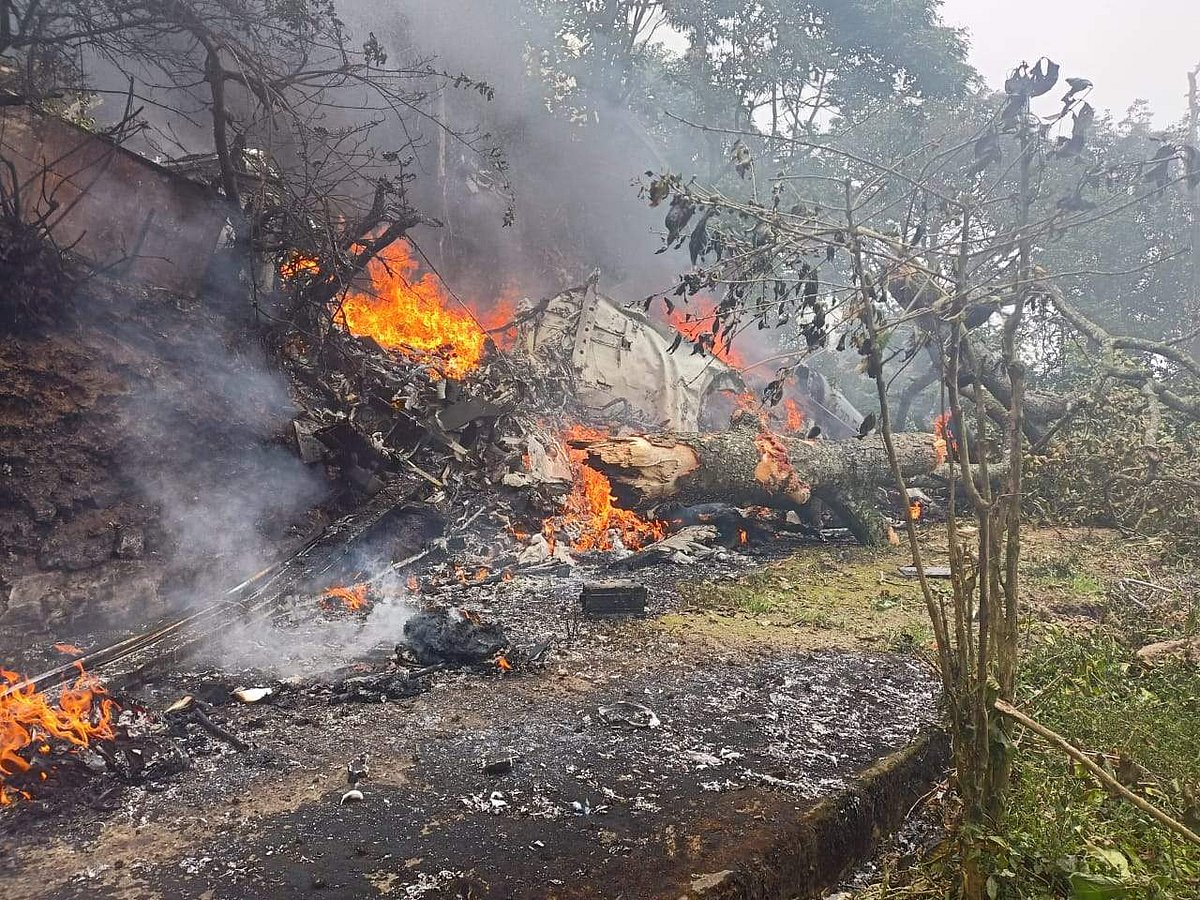 ജനറല്‍ ബിപിന്‍ റാവത്ത് സഞ്ചരിച്ച കോപ്റ്റര്‍ തകര്‍ന്നുവീണു; 11 മരണം; അപകടം കുനൂരില്‍