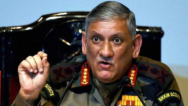 ബിപിൻ റാവത്ത് പേരു പറഞ്ഞു, പുറത്തെടുത്തപ്പോൾ ജീവനുണ്ടായിരുന്നു; മരിച്ചത് ആശുപത്രിയിൽ കൊണ്ടുപോകുന്ന വഴിക്ക്